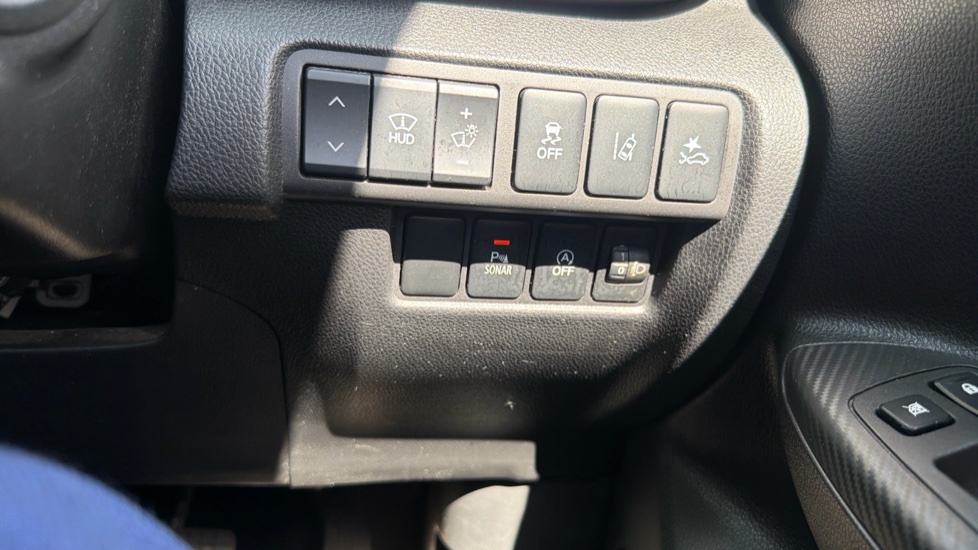Mitsubishi Eclipse Cross 1.5 3 5dr CVT 4WD Petrol Hatchback - Image 36