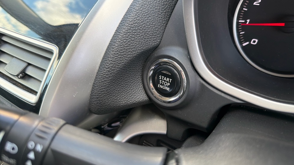 Mitsubishi Eclipse Cross 1.5 3 5dr CVT 4WD Petrol Hatchback - Image 41