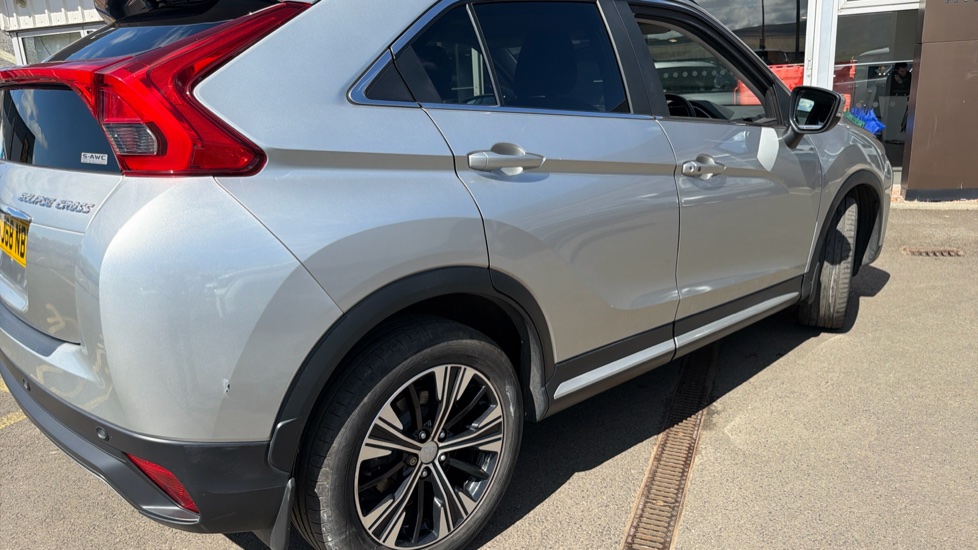 Mitsubishi Eclipse Cross 1.5 3 5dr CVT 4WD Petrol Hatchback - Image 42