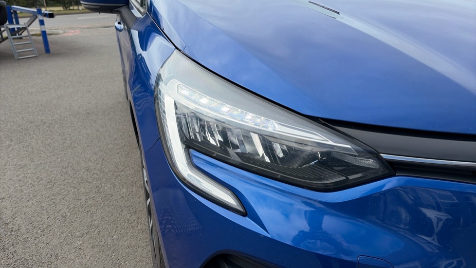 Renault Clio 1.0 TCe 90 Iconic Edition 5dr Petrol Hatchback - Image 23