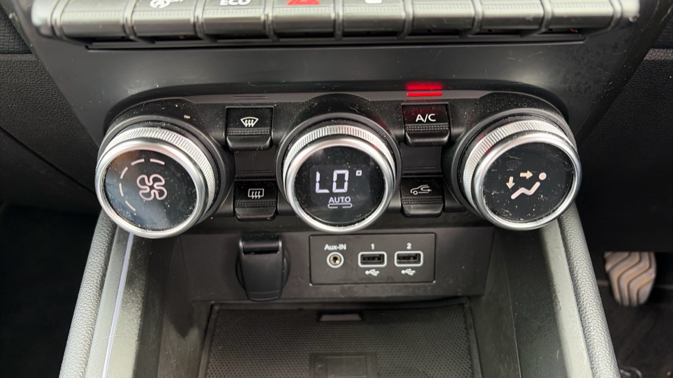 Renault Clio 1.0 TCe 90 Iconic Edition 5dr Petrol Hatchback - Image 33