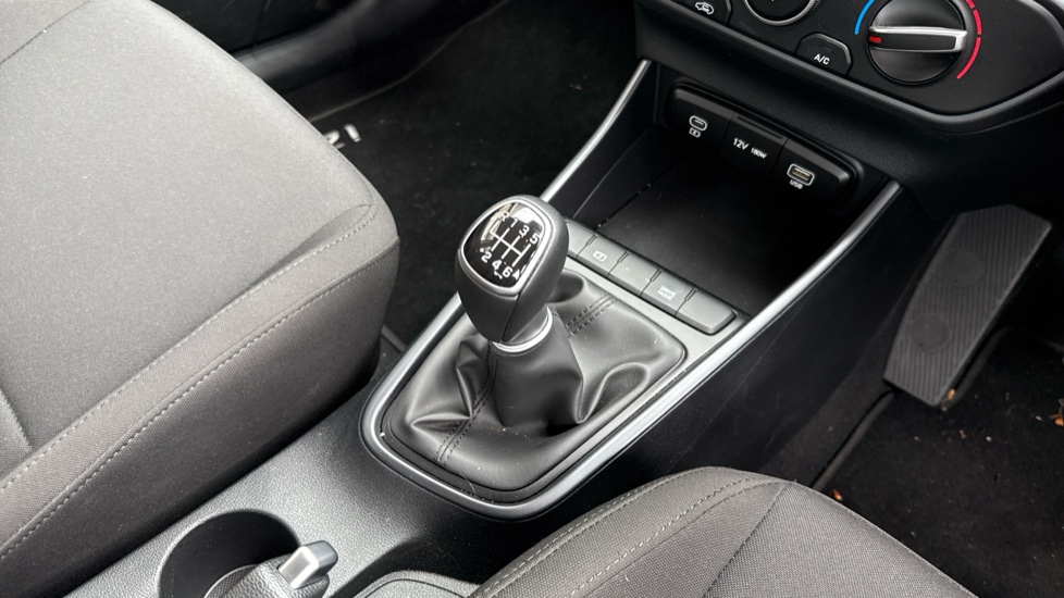 Hyundai i20 1.0T GDi Advance [Nav] 5dr Petrol Hatchback - Image 13