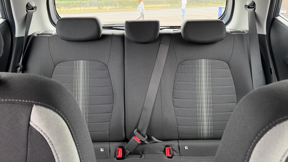 Hyundai i10 1.0 MPi SE Connect 5dr Petrol Hatchback - Image 15