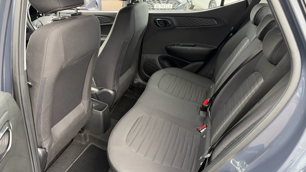 Hyundai i10 1.0 MPi SE Connect 5dr Petrol Hatchback - Image 16