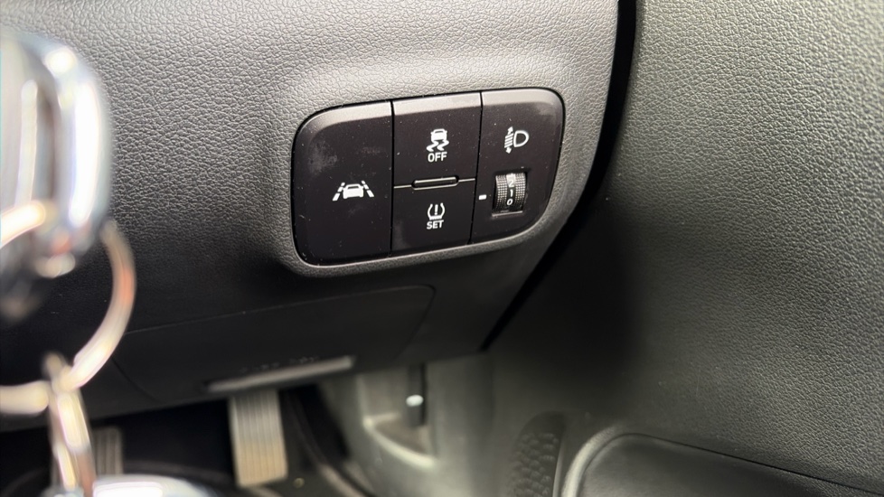 Hyundai i10 1.0 MPi SE Connect 5dr Petrol Hatchback - Image 25