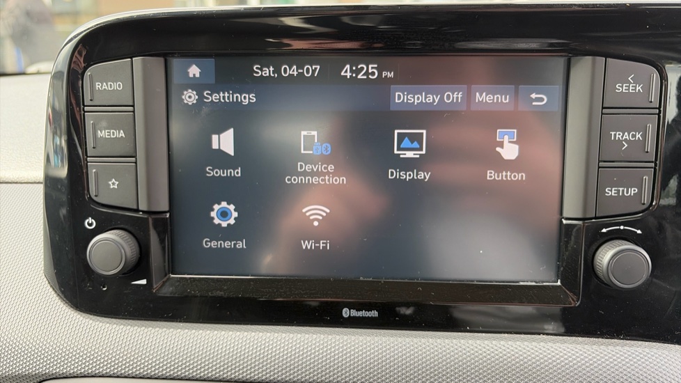 Hyundai i10 1.0 MPi SE Connect 5dr Petrol Hatchback - Image 28