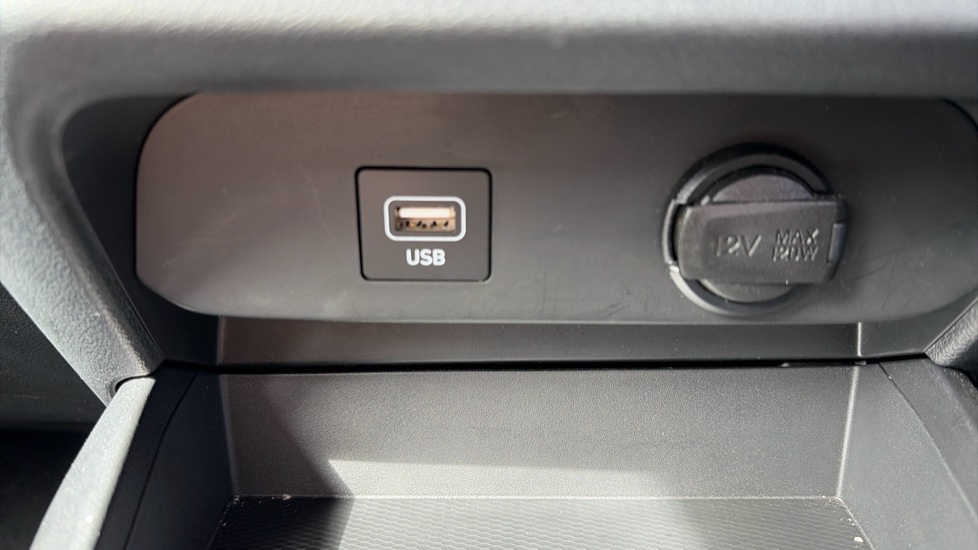Hyundai i10 1.0 MPi SE Connect 5dr Petrol Hatchback - Image 30