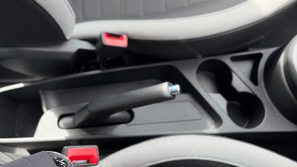 Hyundai i10 1.0 MPi SE Connect 5dr Petrol Hatchback - Image 31