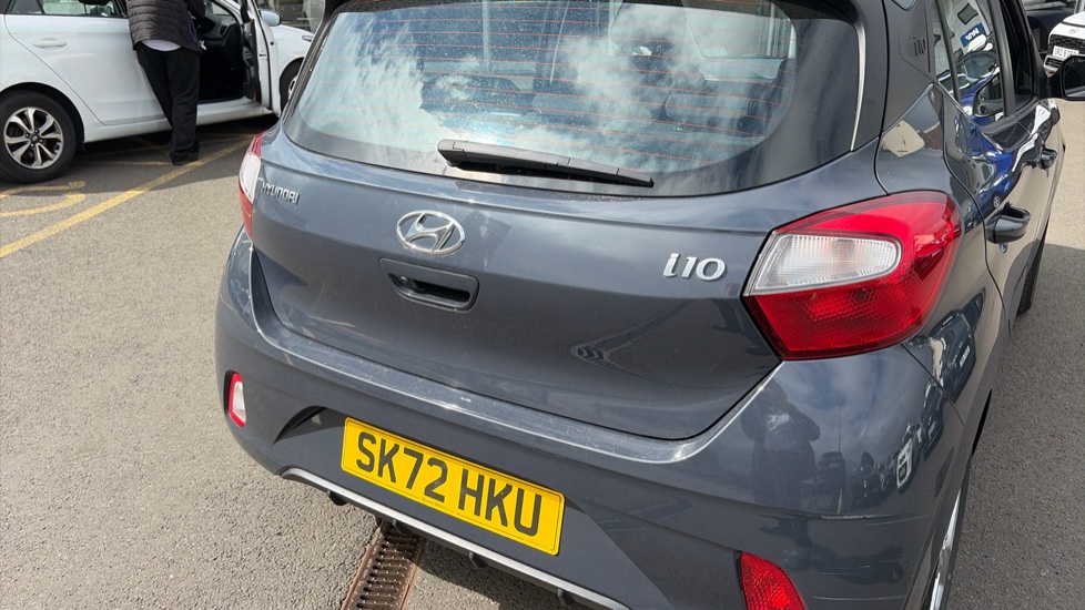 Hyundai i10 1.0 MPi SE Connect 5dr Petrol Hatchback - Image 32