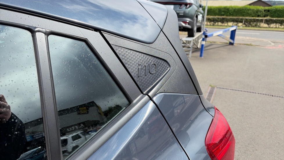 Hyundai i10 1.0 MPi SE Connect 5dr Petrol Hatchback - Image 35