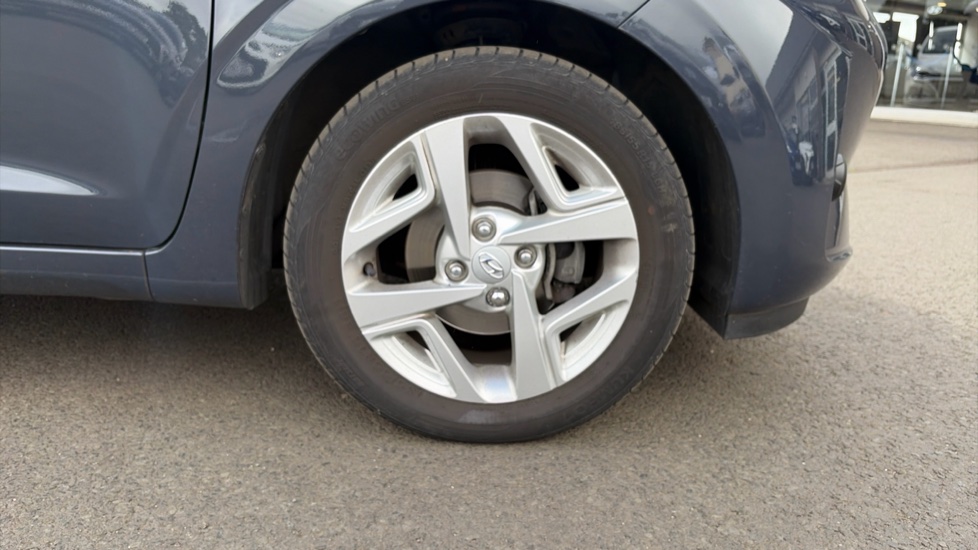 Hyundai i10 1.0 MPi SE Connect 5dr Petrol Hatchback - Image 37