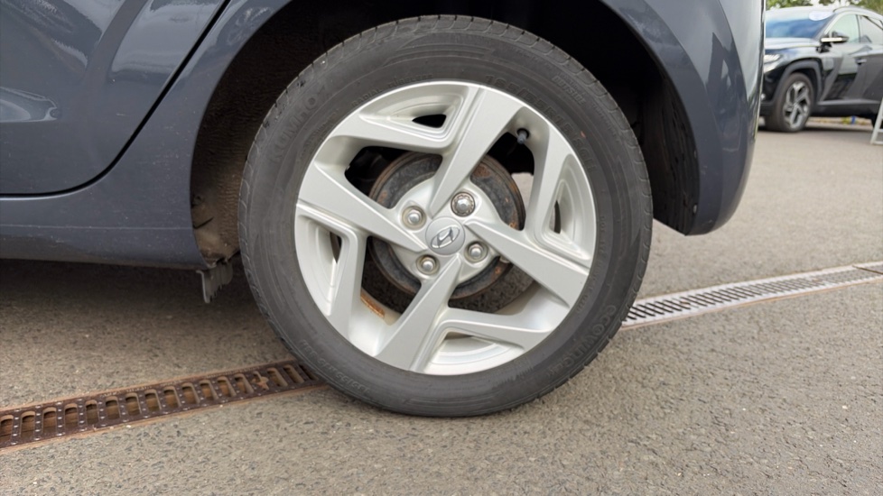 Hyundai i10 1.0 MPi SE Connect 5dr Petrol Hatchback - Image 39