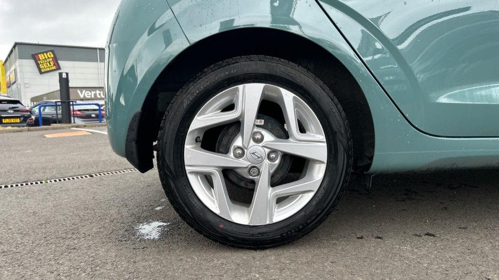 Hyundai i10 1.0 MPi SE Connect 5dr Petrol Hatchback - Image 7
