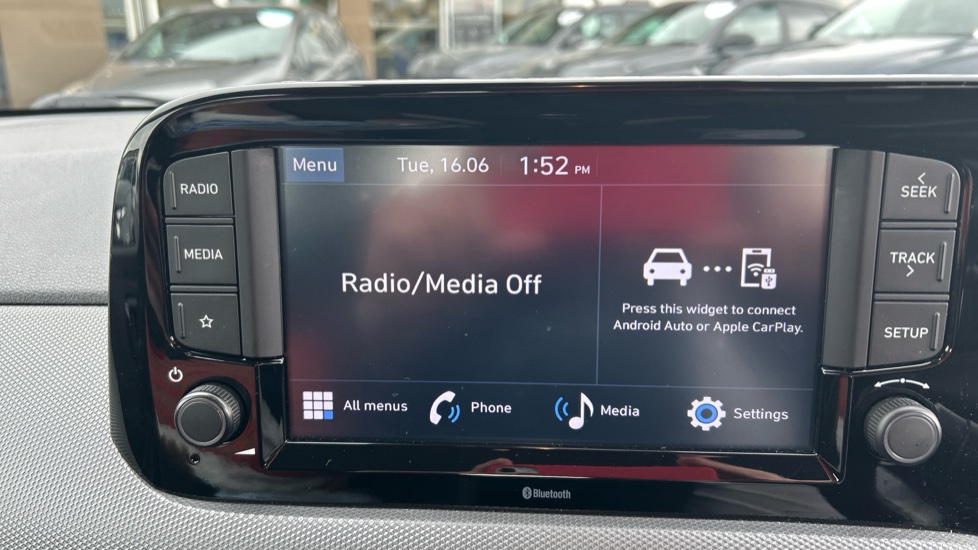Hyundai i10 1.0 MPi SE Connect 5dr Petrol Hatchback - Image 12