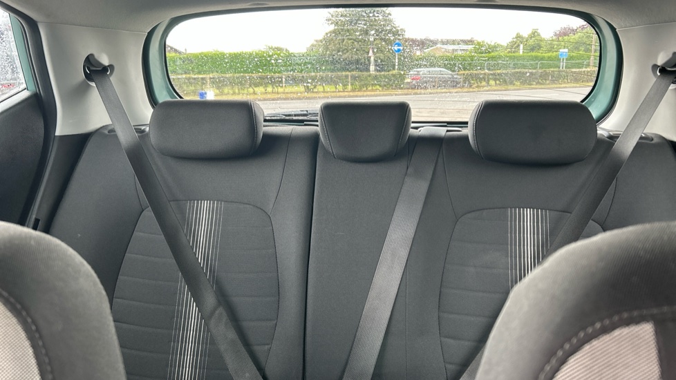 Hyundai i10 1.0 MPi SE Connect 5dr Petrol Hatchback - Image 15