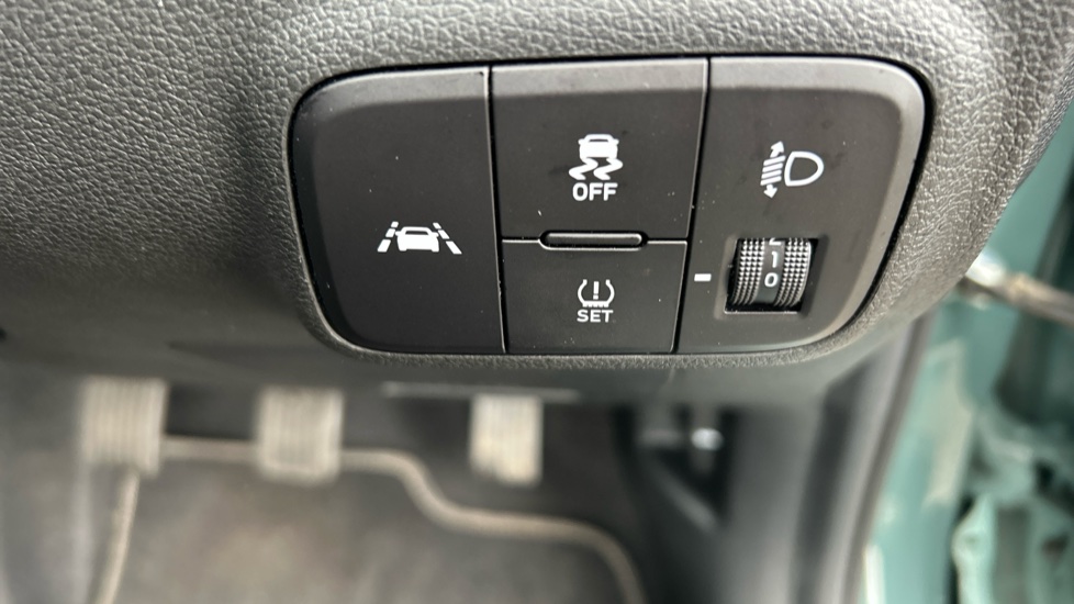 Hyundai i10 1.0 MPi SE Connect 5dr Petrol Hatchback - Image 44