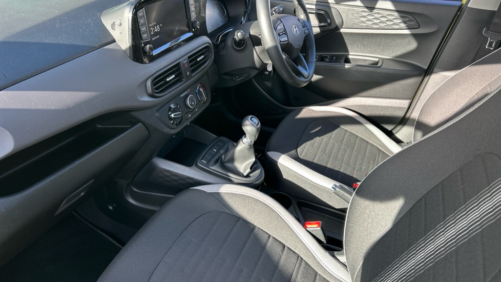 Hyundai i10 1.2 [79] Advance 5dr [Nav] Petrol Hatchback - Image 9
