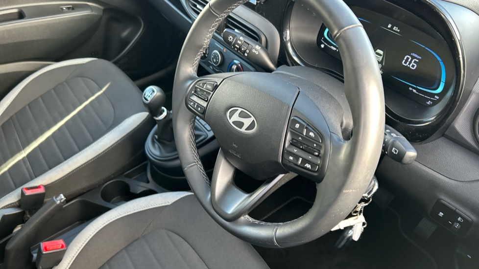 Hyundai i10 1.2 [79] Advance 5dr [Nav] Petrol Hatchback - Image 11