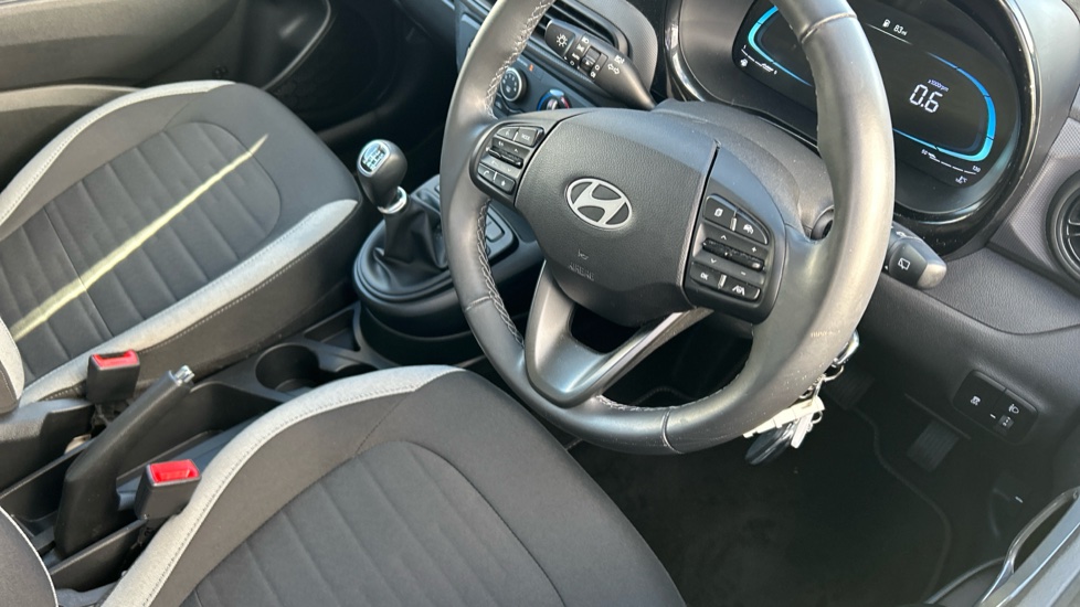Hyundai i10 1.2 [79] Advance 5dr [Nav] Petrol Hatchback - Image 14