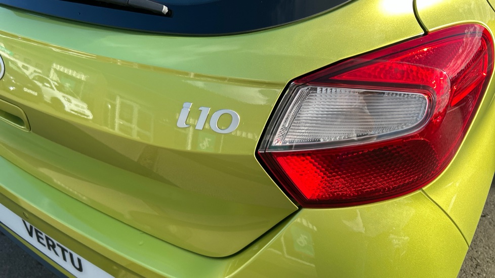 Hyundai i10 1.2 [79] Advance 5dr [Nav] Petrol Hatchback - Image 33