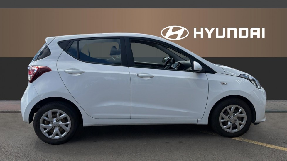 Hyundai i10 1.0 SE 5dr Petrol Hatchback - Image 5