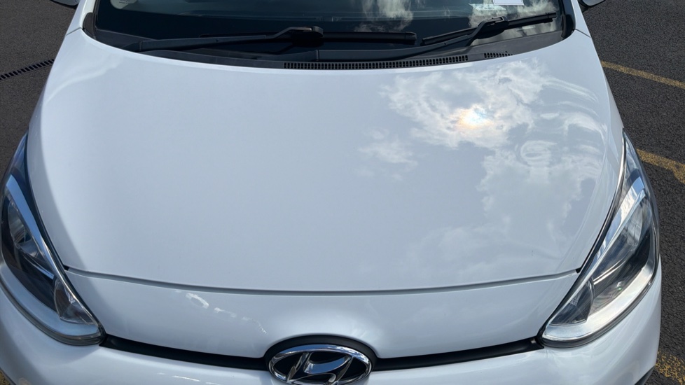 Hyundai i10 1.0 SE 5dr Petrol Hatchback - Image 8
