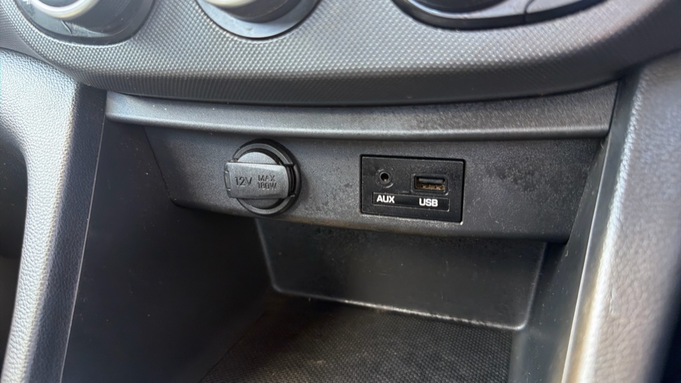 Hyundai i10 1.0 SE 5dr Petrol Hatchback - Image 25