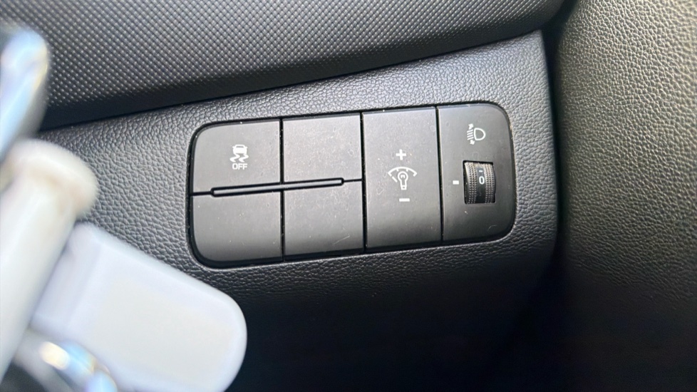 Hyundai i10 1.0 SE 5dr Petrol Hatchback - Image 30