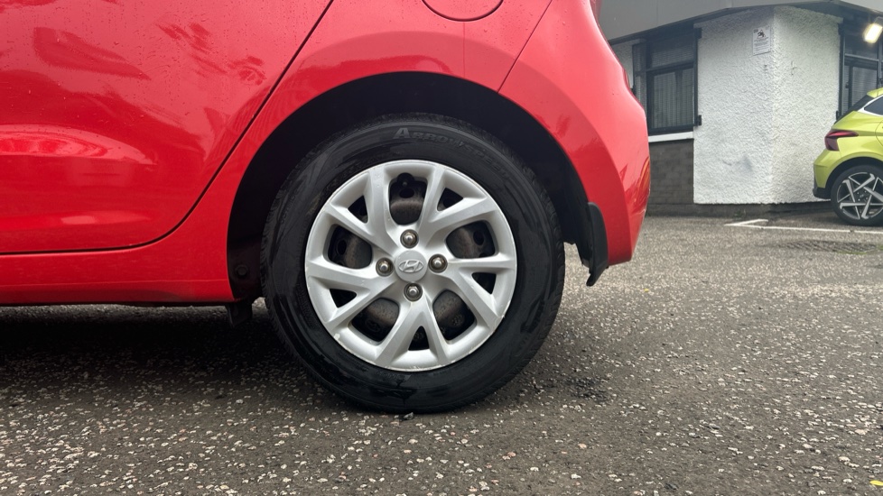Hyundai i10 1.0 S 5dr Petrol Hatchback - Image 7