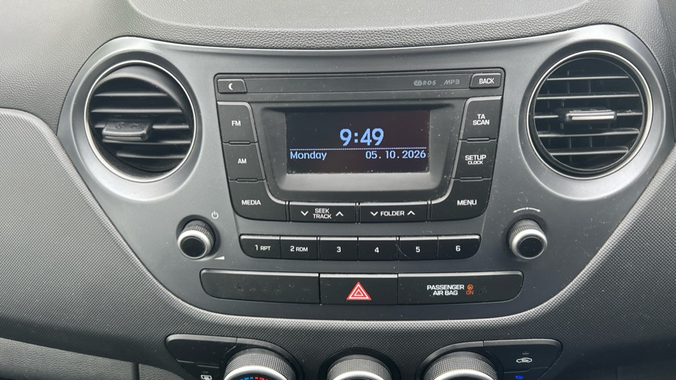 Hyundai i10 1.0 S 5dr Petrol Hatchback - Image 25