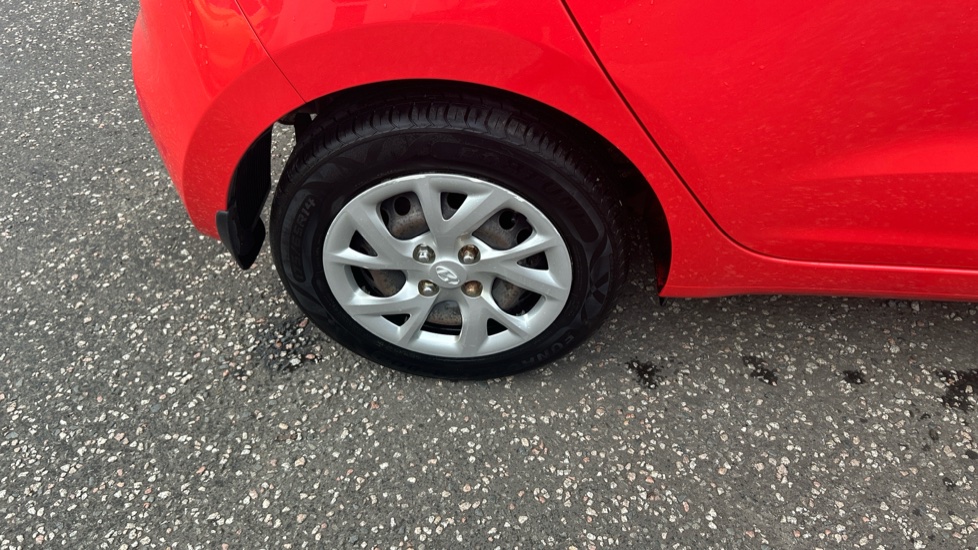 Hyundai i10 1.0 S 5dr Petrol Hatchback - Image 43