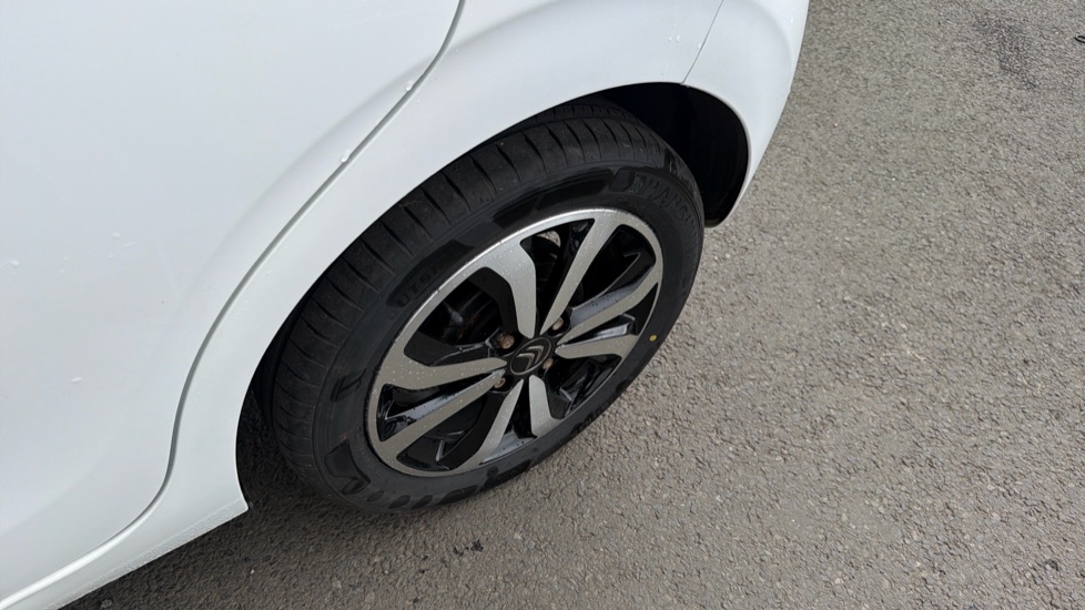 Citroen C1 1.0 VTi 72 Shine 5dr Petrol Hatchback - Image 31