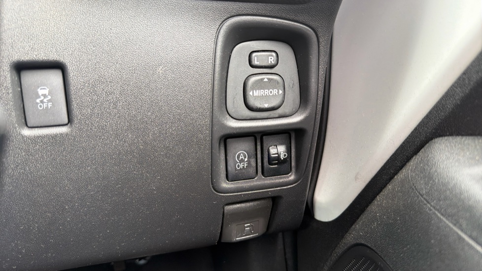 Citroen C1 1.0 VTi 72 Shine 5dr Petrol Hatchback - Image 34