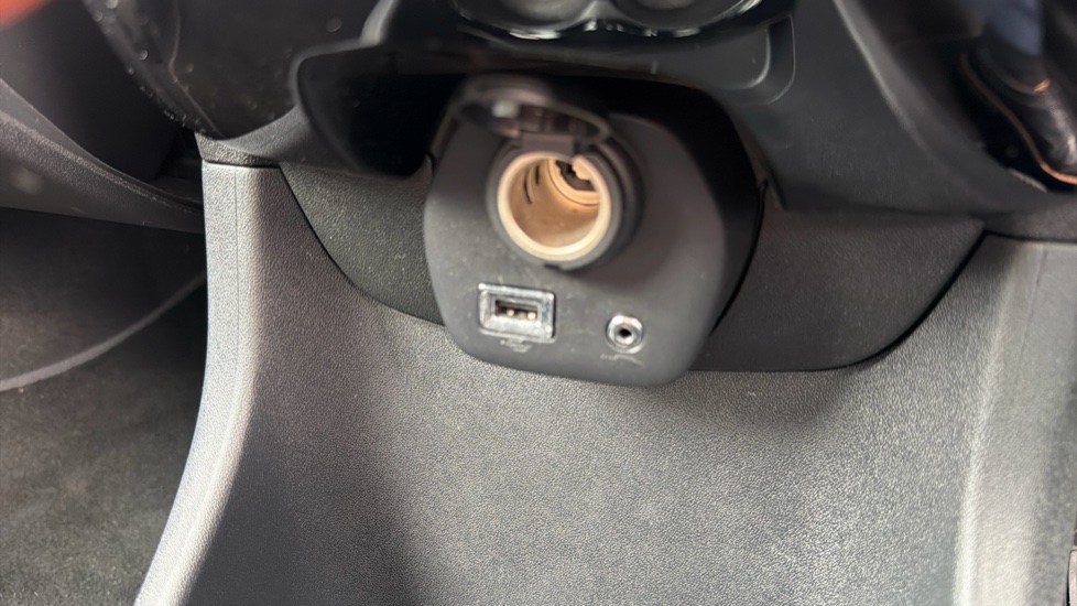 Citroen C1 1.0 VTi 72 Shine 5dr Petrol Hatchback - Image 38