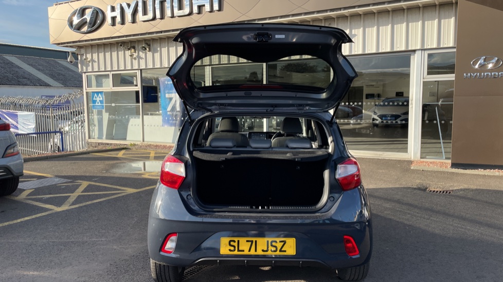 Hyundai i10 1.0 MPi Premium 5dr Petrol Hatchback - Image 4