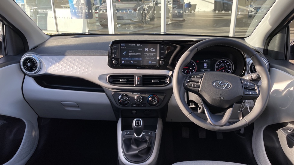 Hyundai i10 1.0 MPi Premium 5dr Petrol Hatchback - Image 10