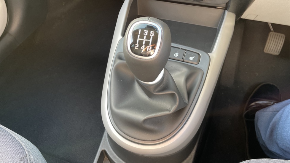 Hyundai i10 1.0 MPi Premium 5dr Petrol Hatchback - Image 13