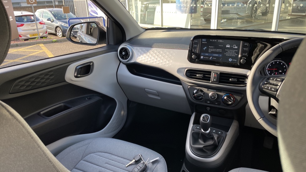 Hyundai i10 1.0 MPi Premium 5dr Petrol Hatchback - Image 14