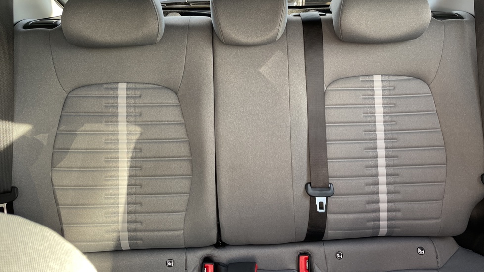 Hyundai i10 1.0 MPi Premium 5dr Petrol Hatchback - Image 15