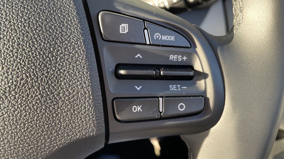 Hyundai i10 1.0 MPi Premium 5dr Petrol Hatchback - Image 27