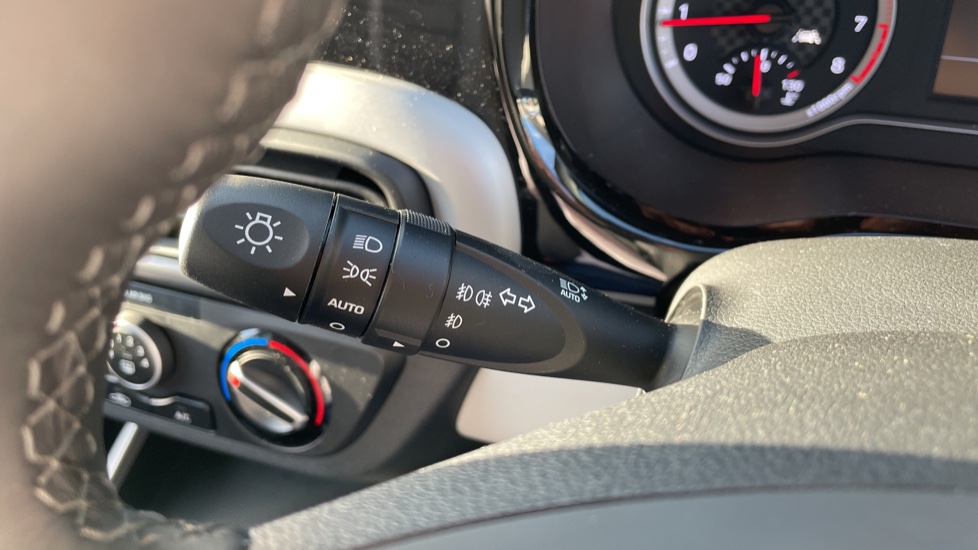 Hyundai i10 1.0 MPi Premium 5dr Petrol Hatchback - Image 28