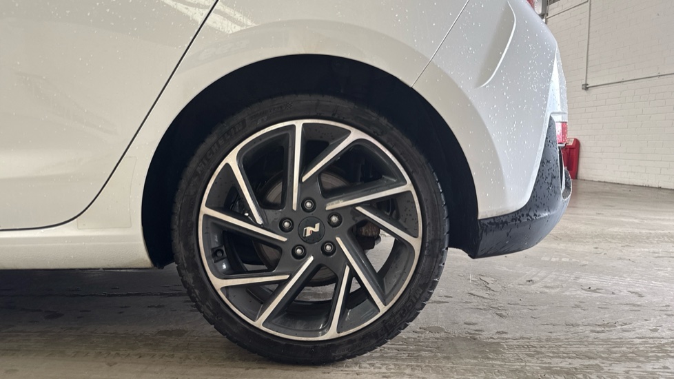 Hyundai i30 1.5T GDi N Line 5dr Petrol Hatchback - Image 7