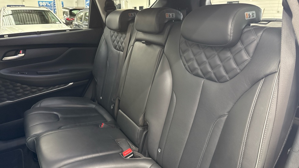 Hyundai SANTA FE 1.6 TGDi Hybrid Ultimate 5dr Auto Hybrid Estate - Image 15