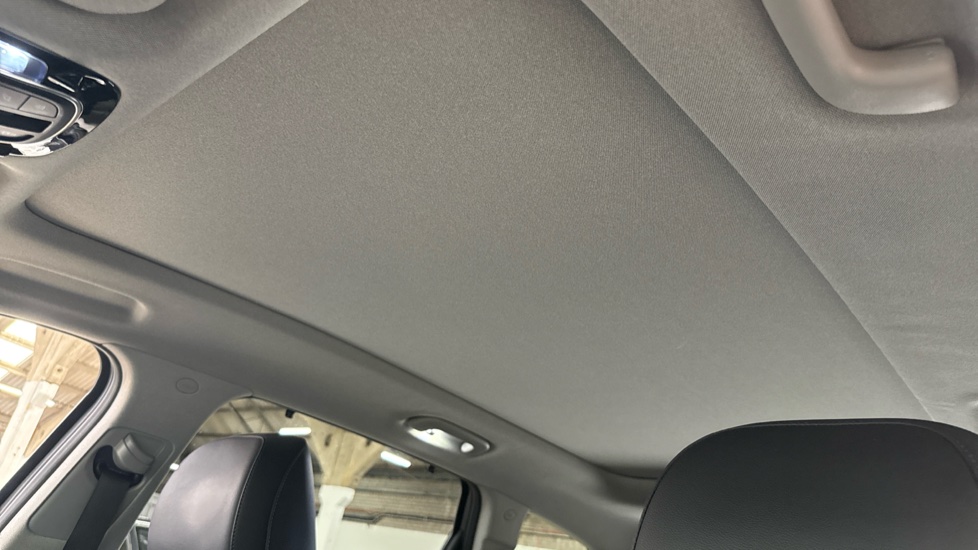 Hyundai SANTA FE 1.6 TGDi Hybrid Ultimate 5dr Auto Hybrid Estate - Image 17