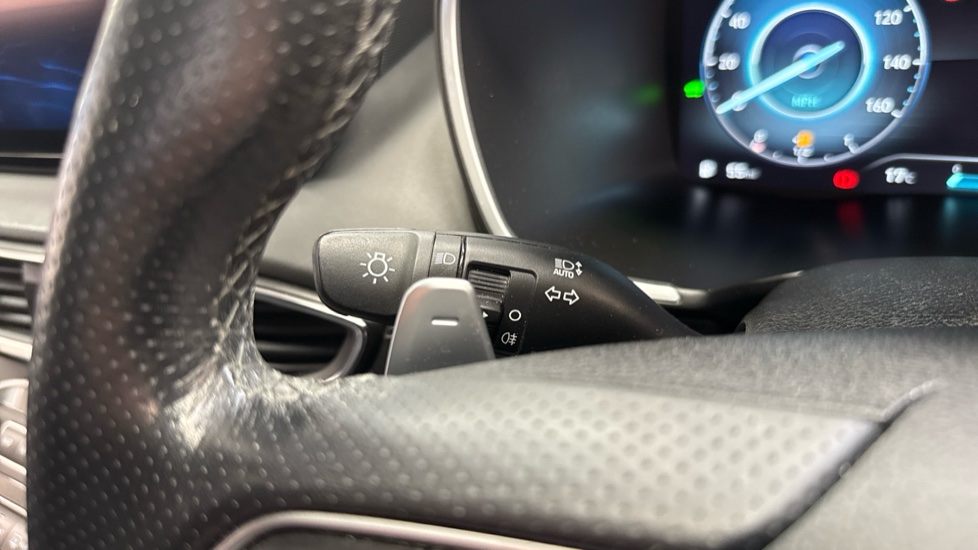 Hyundai SANTA FE 1.6 TGDi Hybrid Ultimate 5dr Auto Hybrid Estate - Image 24