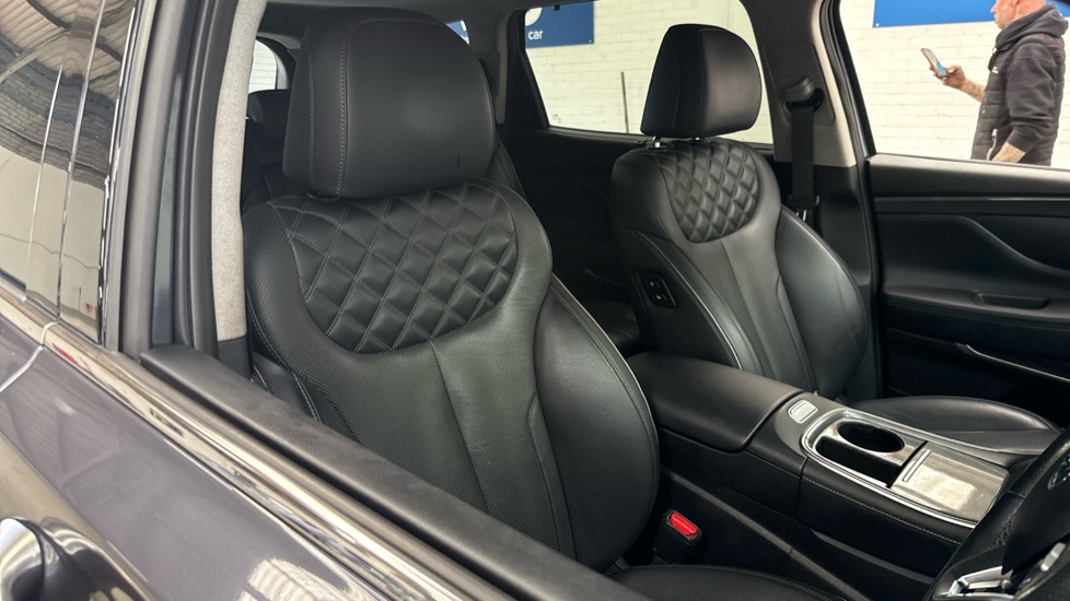 Hyundai SANTA FE 1.6 TGDi Hybrid Ultimate 5dr Auto Hybrid Estate - Image 44