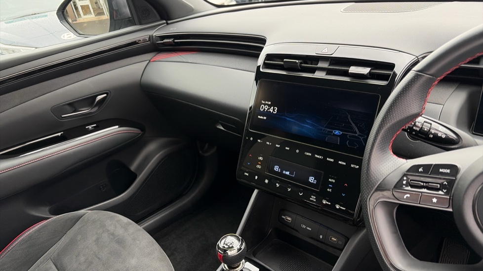 Hyundai TUCSON 1.6 TGDi N Line 5dr 2WD Petrol Estate - Image 14