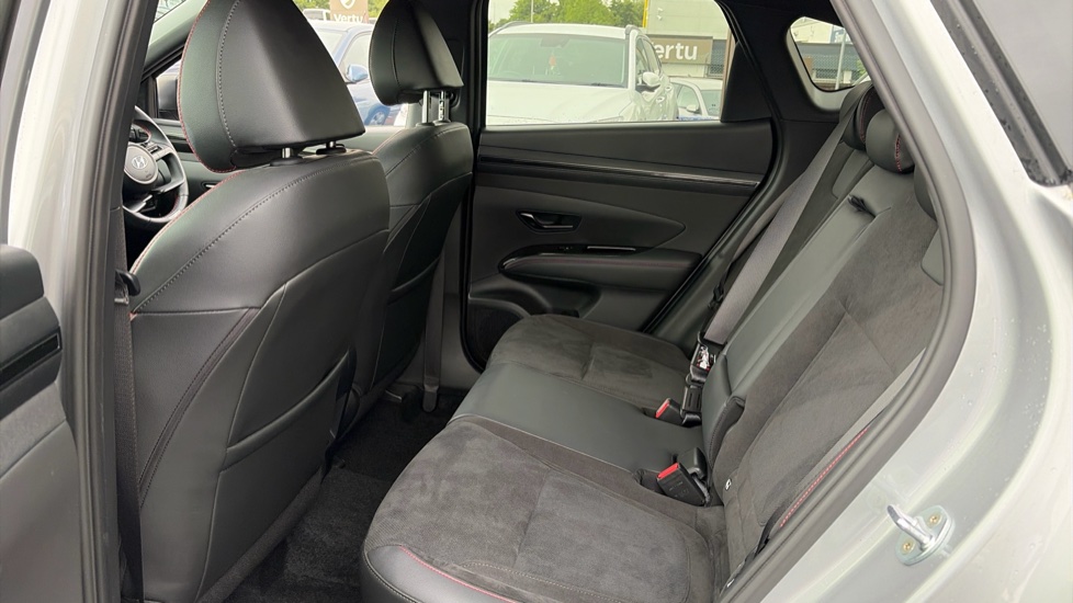 Hyundai TUCSON 1.6 TGDi N Line 5dr 2WD Petrol Estate - Image 16