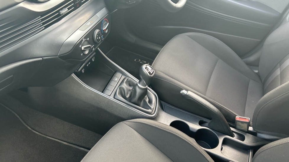 Hyundai i20 1.0T GDi Advance 5dr Petrol Hatchback - Image 13