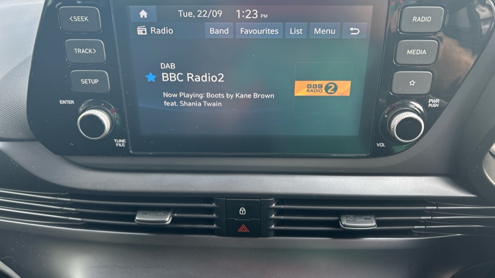 Hyundai i20 1.0T GDi Advance 5dr Petrol Hatchback - Image 25